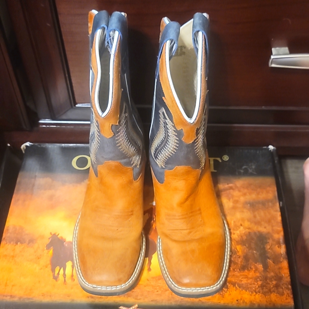 Kids boots